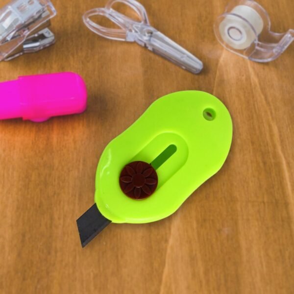 001_9f947e30-2bee-4a16-a404-ed215f75ea09.jpg Mini Cloud Cutter (1 Pc): Portable & Safe Box Opener (Multiple Uses)