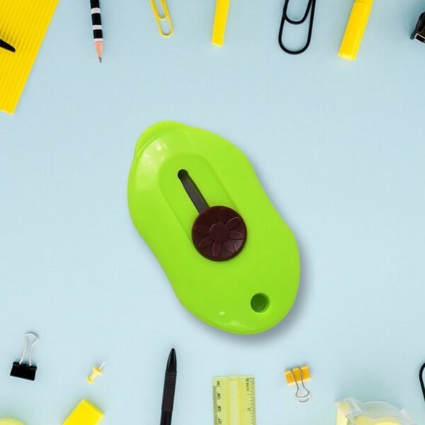 003_9dd45768-caf4-47d5-9ab1-344d9b58009e.jpg Mini Cloud Cutter (1 Pc): Portable & Safe Box Opener (Multiple Uses)