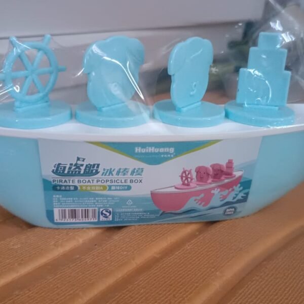 00a0c1b4-6fb1-418f-9249-c11a2f768f6e.jpg Creative Boat-Shaped Ice Cream Mould with Cute Piggy