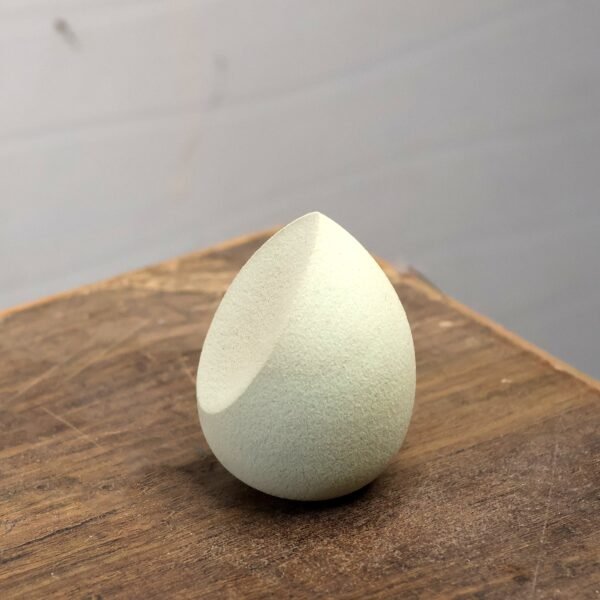 Makeup Sponge blending liquid Foundations, Powders, and Creams (Multicolor / 1 Pc)