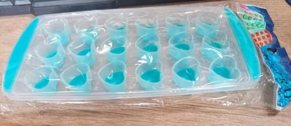Easy Push -UP ice Tray, With Flexible Silicon Bottom, Heart Shape 18 Cube Trays