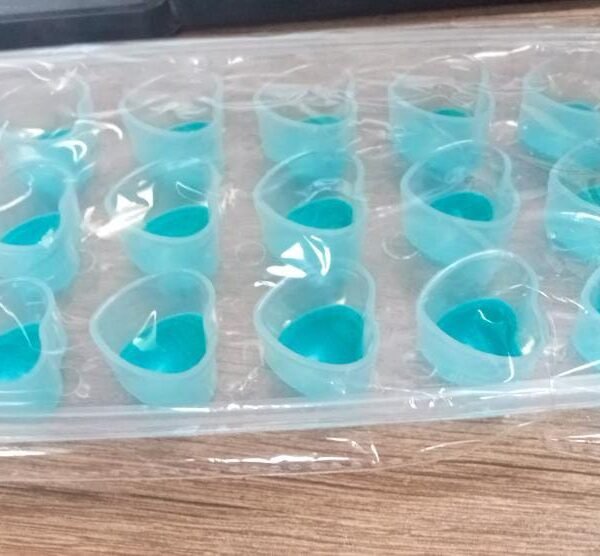 Easy Push -UP ice Tray, With Flexible Silicon Bottom, Heart Shape 18 Cube Trays