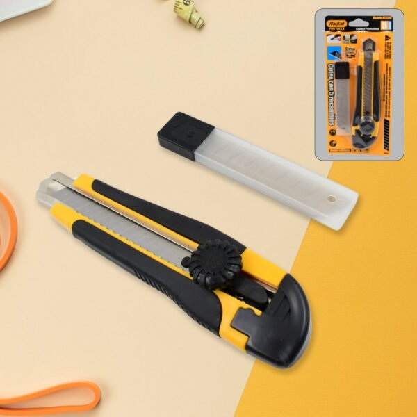 01_8f34d39f-34cf-4c1e-9898-48048b00f17c.jpg Cutter Knife Set with 4 Replacement Blades (1 Set)