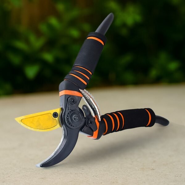 01_c178f524-7ab7-487a-8b9d-26fc2cb3ad45.jpg Heavy Duty Garden Pruning Shears (1 Pc)