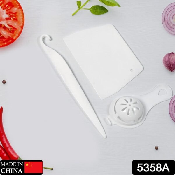01_c7591761-2c40-4e6f-8452-0898b29a6f80.jpg Essential Cake Decorating Kit: 3-Piece Set for Bakers of All Levels