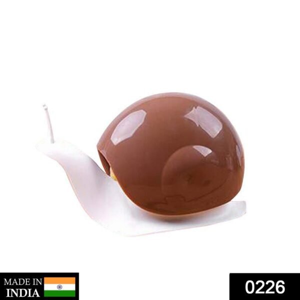 0226.jpg Portable Snail Shape Liquid Soap Dispenser