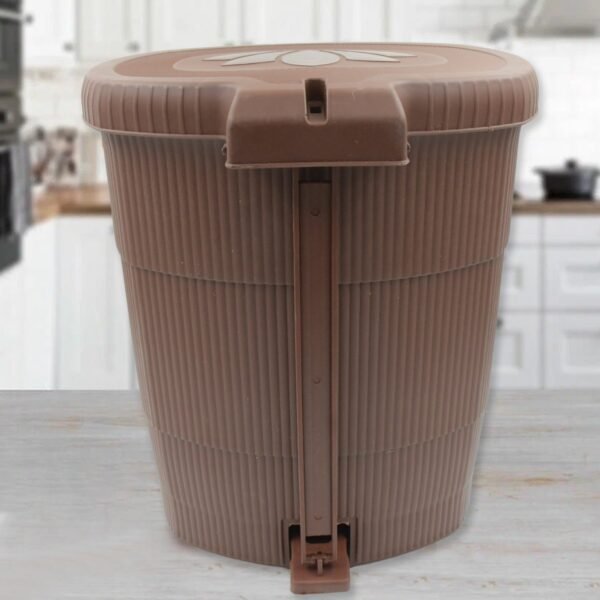 02_1a3eab66-f9fb-4748-8251-890c6fd154fa.jpg Mini Plastic Pedal Dustbin for Kitchen, Office & Car Use (1 PC)