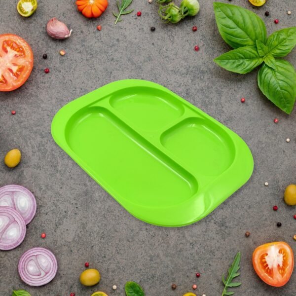 02_4eb0afd2-336f-47db-ba32-320536c0146f.jpg Biodegradable 3-Compartment Plastic Food Plate with Spoon for Snacks (1 Pc)