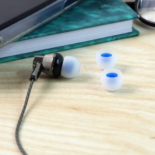 02_8109a4c1-6f87-4333-aa7f-3c77d6a34f86.jpg Premium Silicone Earbud Tips - (4 Pc / Set)