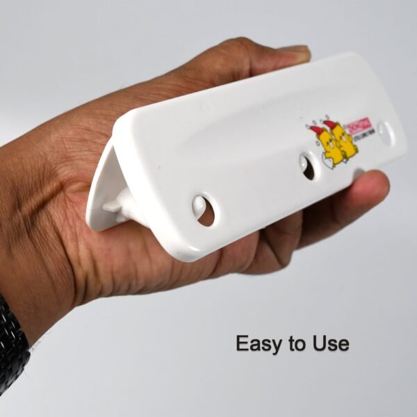 02_831c12b3-ed26-4dc6-805d-fcac0fe8cc1b.jpg 3 Pin Plastic Cloth hanger, Wall Door Hooks Rail for Hanging Clothes.