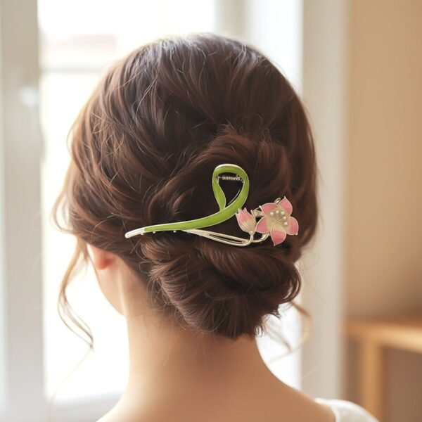 02_92e8bf3e-39bc-47d9-969a-54cc3050c01a.jpg Elegant Floral Decorative Hair Claw Clip (1 Pc)