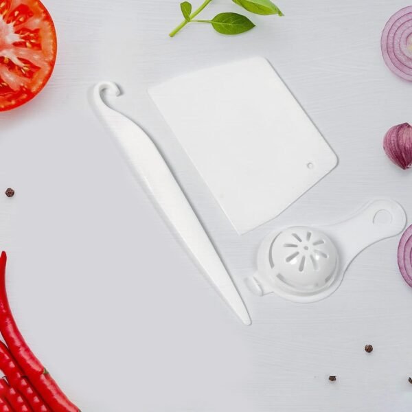 02_c2b96e4f-7b11-42fd-89dc-9aff24b0b003.jpg Essential Cake Decorating Kit: 3-Piece Set for Bakers of All Levels