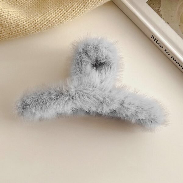 02_c4c6dd19-93d3-48ba-ae56-eb1270c28d84.jpg Large Plush Hair Claw Clips, Plastic Fluffy Hair Claw Hair (1 Pc / Mix Color)