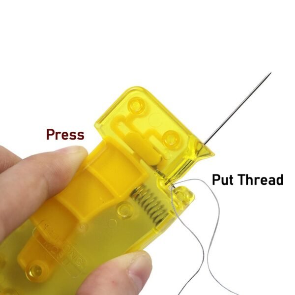 02_df69bd84-4918-494a-acb8-dbc7f3cb34a4.jpg Needle Threader Stylish Comfortable Grip Automatic Threader for Home 1 Pc