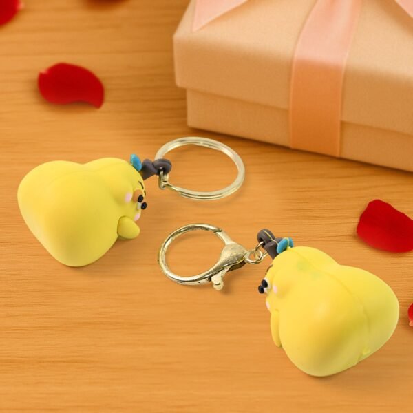 02_e9565e16-49fe-4bcd-9b53-00046a15be08.jpg 2-in-1 Cute Cartoon Couple Keychain