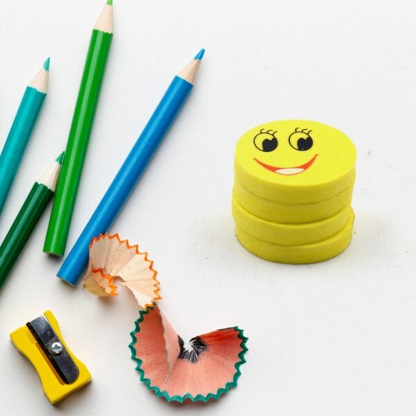 02_e9e3d1f7-e602-4e21-ab49-894bdc54fb5e.jpg Cute Smile Emoji Eraser Set – Perfect for Kids (4pc Set)