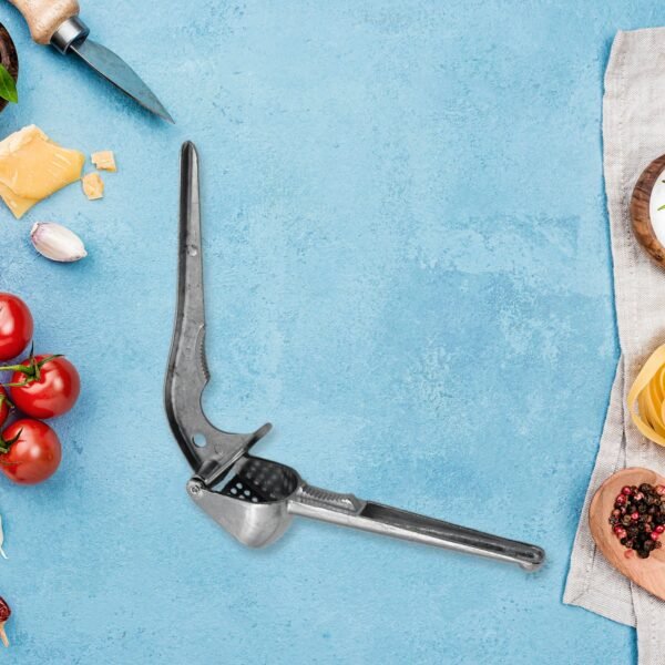 Aluminum Garlic Press – Easy-to-Use Lightweight Kitchen Tool