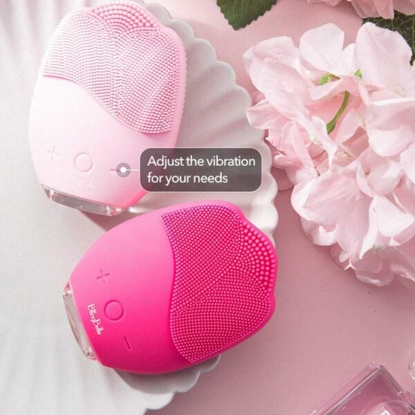 03_545f076c-9a90-43dd-91b2-a2d4db7f5b29.jpg Rechargeable Sonic Silicone Face Cleansing Brush