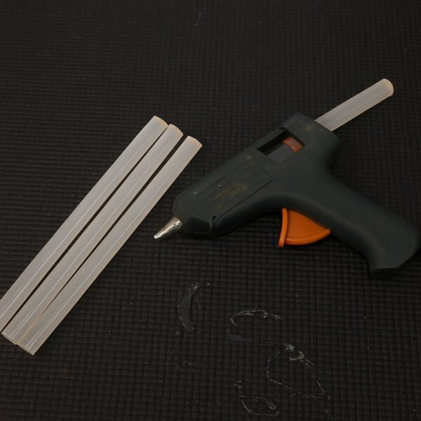 03_6a79be26-33bc-405c-9510-8af8e9b8ac6c.jpg Hot Melt Glue Sticks for Glue Gun – 20 cm Long