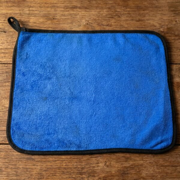 03_7a001b43-5814-41de-ac40-09db46f29db0.jpg Premium Microfiber Cleaning Cloth, Towel (40x30 cm / 1 Pc)