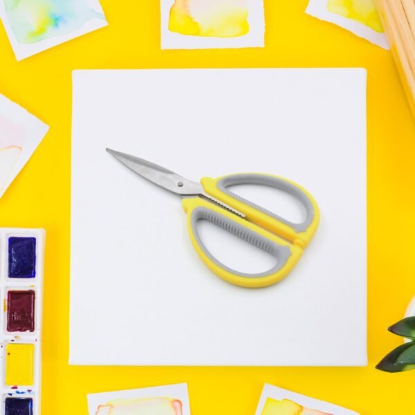 03_7c377914-4023-4f97-81e0-fcb75e2c7497.jpg Large Multipurpose Scissors: Comfort Grip & Precision Cuts (1 Pc)