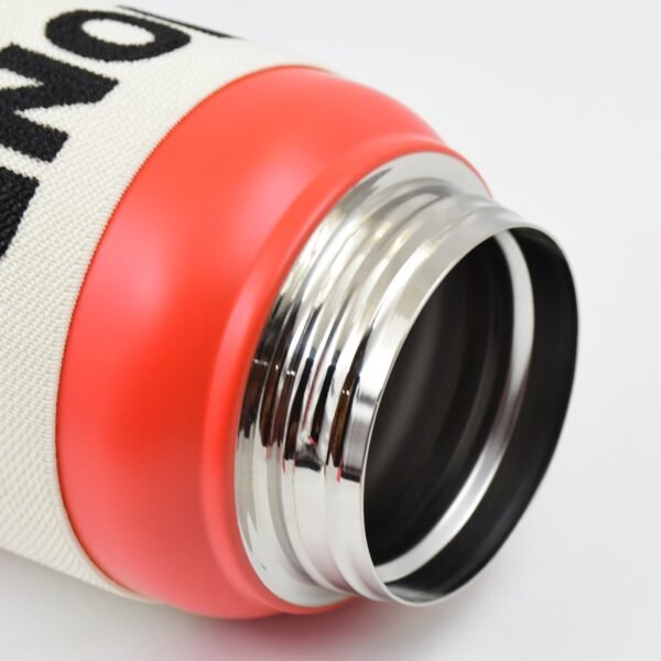 03_823b17e8-4646-4f6b-8b72-302dcc99dc18.jpg Stainless Steel Mug / Bottle Vacuum Insulated Cup With Handle & Rubber Grip (550 ML)