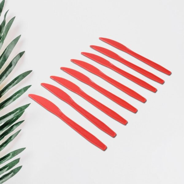 Durable Plastic Knives (8 Pc)