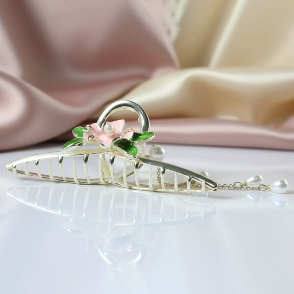 Elegant Floral Pearl Chain Hair Claw Clip (1 Pc)