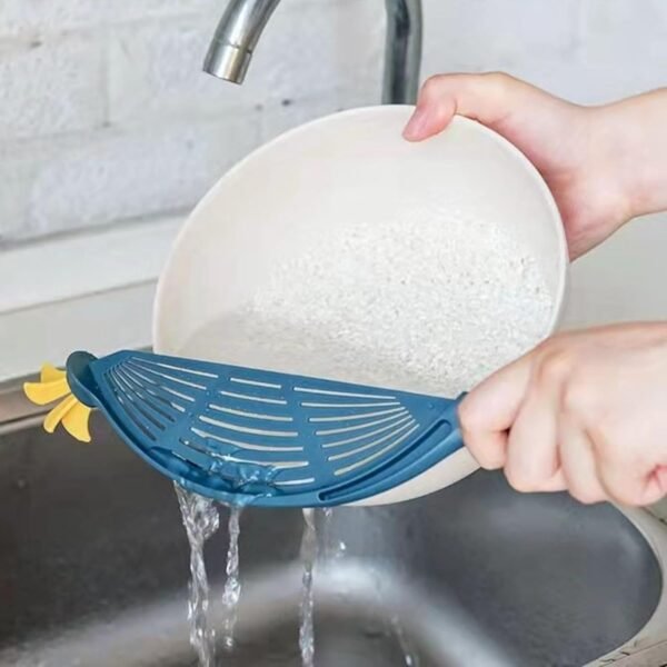 03_9423525f-4a76-4ae4-a1cb-0cc9c7dbdde1.jpg Plastic Kitchen Strainer Baffle Tool for Rice, Beans & Peas (1 Pc)