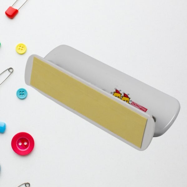 03_9b629ac4-b3f1-42f1-9dba-c02cd958caf9.jpg 3 Pin Plastic Cloth hanger, Wall Door Hooks Rail for Hanging Clothes.