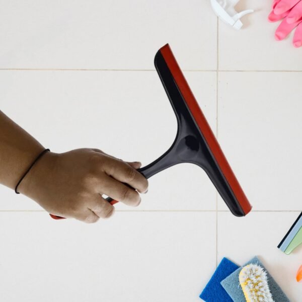 03_9d8d5ea7-dc37-4378-812d-d226d9b55cea.jpg Plastic Kitchen Wiper - Silicone Head for Windows, Glass & Surfaces (1pc)