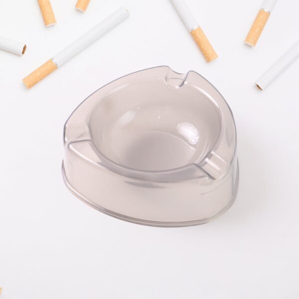 Oblivion Transparent Plastic Ashtray (Mix Color & 1 Pc)