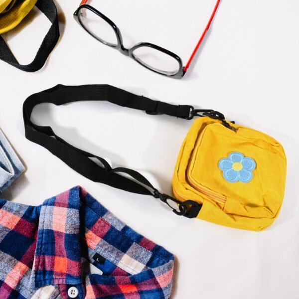 03_b7c7732c-8361-4056-aeb5-30628b2d5a20.jpg Solid Color Shoulder Crossbody Bag – Trendy Small Square Bag for Students