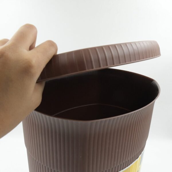 03_bdf9b540-3395-4a34-8adc-9d107c904058.jpg Mini Plastic Pedal Dustbin for Kitchen, Office & Car Use (1 PC)