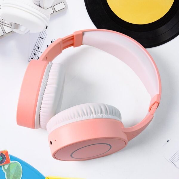 03_bf547e2d-1f8b-4115-8d6d-e4dbedbf33be.jpg Wireless Over-Ear Bluetooth Headphones (ZW-053)