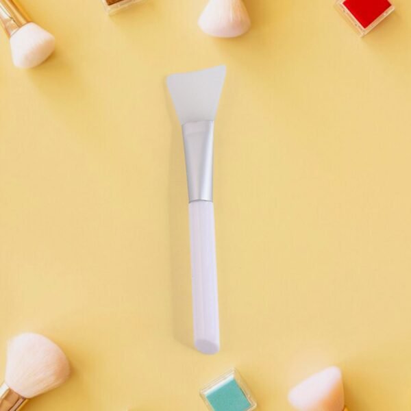 03_d9d5d40c-64ff-4b7b-98d1-1ab02dfbdb74.jpg Silicone Face Mask Applicator Brush (1 Pc)