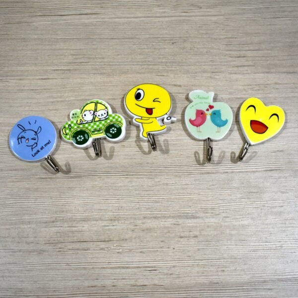 03_e7e8c31b-b8fe-46f5-aa2c-b1ecdfd5d877.jpg Plastic Self-Adhesive Kitchen 3Pc Hooks