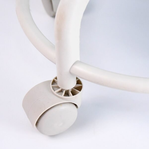 03_eac23987-753a-4bc1-b71c-30f0654d476b.jpg Plastic Low Round Rolling Stool with Wheels Pedicure Stool (1 pc / Mix Color)