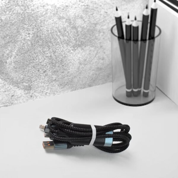 03_ef569f97-3f02-4507-818a-e65aa2b9ab84.jpg 3-in-1 Super Fast Charging Cable 100w