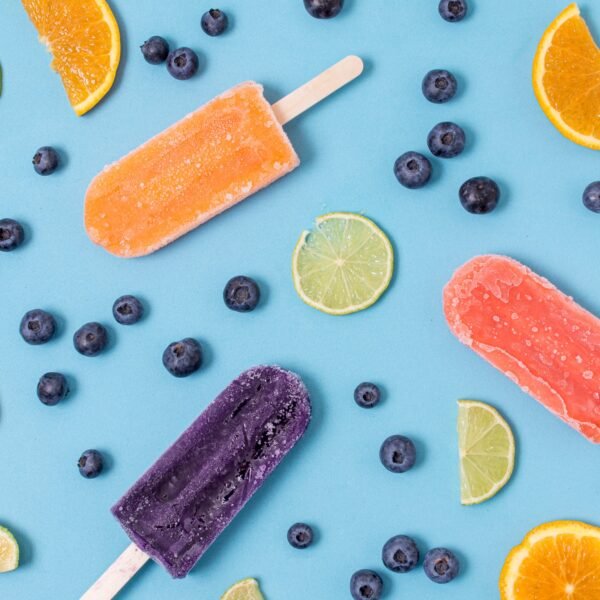 03_f6242cb4-b252-4de1-970b-74717d8ae7bb.jpg Silicone Sicle Molds – DIY Ice Pops with Lids & 50 Sticks