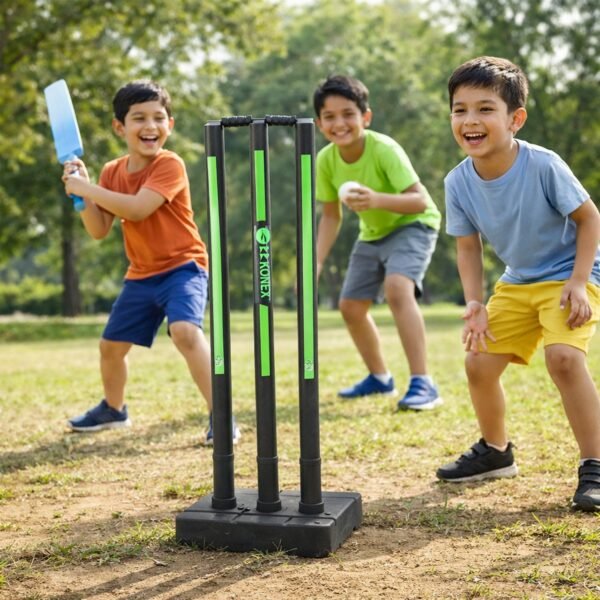 03_stump.jpg Cricket Stump Set with Heavy Base Stand (1 Set)