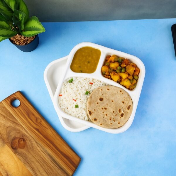 03_thali_2a1f3286-5e91-46fc-948a-3b58983bacc5.jpg Compostable Bagasse 3-Compartment Square Meal Plate