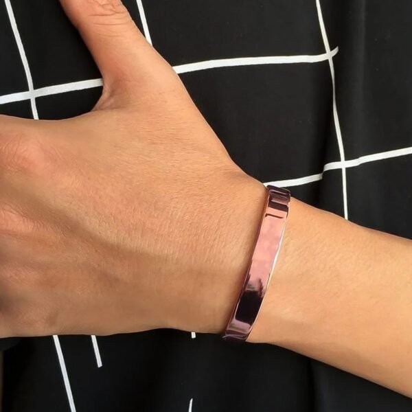 04_04082f69-bc62-40a4-a62a-66b8a142dfa2.jpg Elegant Rose Gold-Plated Open Cuff Bracelet Kada (1 Pc)