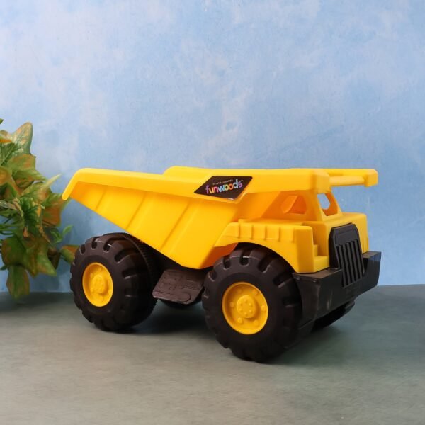 04_1b21cd16-c906-43d7-ba23-eb4de54971a0.jpg Funwoods Friction-Powered Dump Truck Toy - (1 Pc)