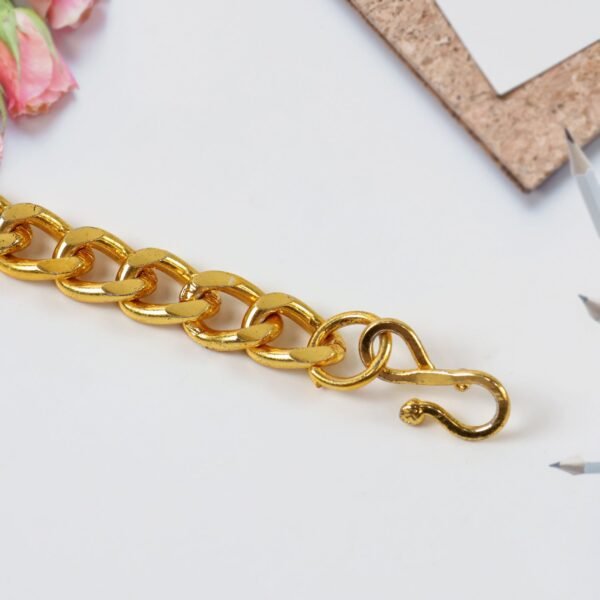 Stylish Gold-Plated Chain Bracelet for Men & Women - (1 Pc)