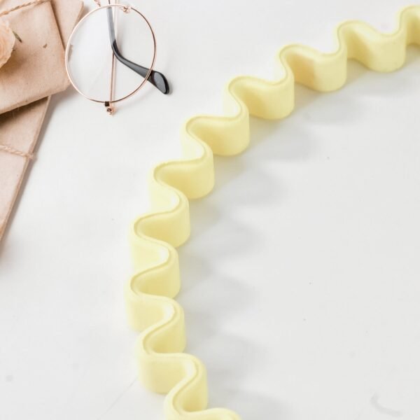 04_1e632a90-8664-4ee5-89c1-a08b304bffc3.jpg Plastic Simple Headbands Comb Headbands Hairbands (1 Pc)