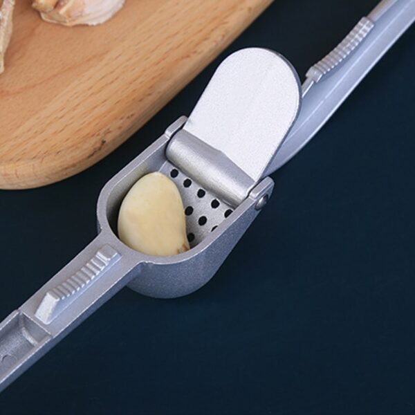 Aluminum Garlic Press – Easy-to-Use Lightweight Kitchen Tool