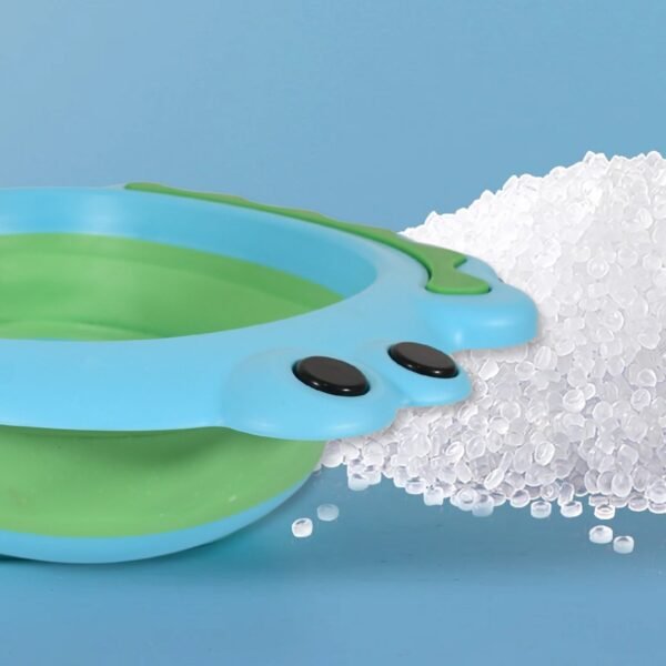 04_2bc25d6c-c83c-4c81-aa5d-48b31a26fb22.jpg Frog Shape Foldable Baby Wash Basin – Space-Saving Face Washing Tub (33×31cm)