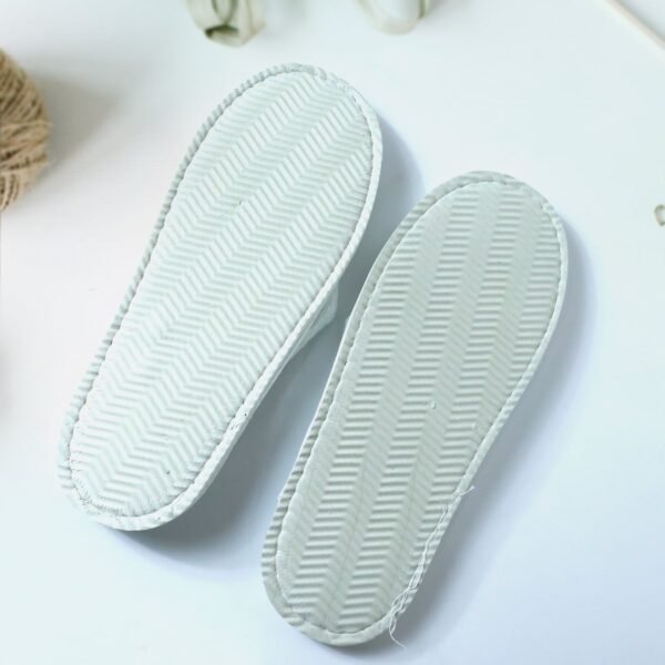 04_49c56c61-7945-4144-8dd9-68ddd0eb9faa.jpg Hotel & Spa Soft Slippers for Guests (29 × 11 Cm, 1 Pair)