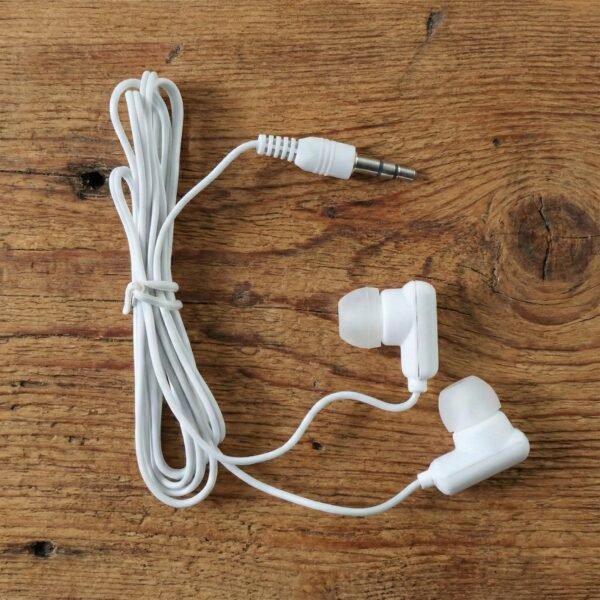 04_58d8b636-1666-4311-a374-976c36bb919d.jpg Classic Wired In-Ear Earphones with 3.5mm Audio Jack (1 Pc)